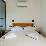 Bulli Croatia 4* Donji Seget